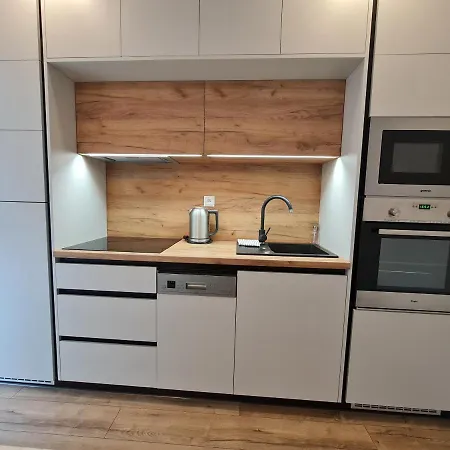 Calvin - Sklenarska 1 *