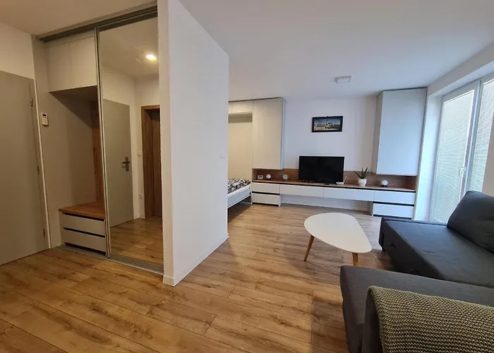 Calvin - Sklenarska 1 * Prievidza