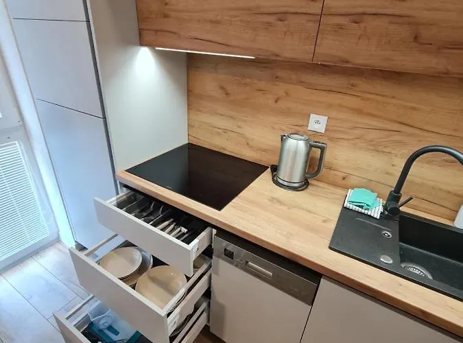 Διαμέρισμα Calvin - Sklenarska 1 *